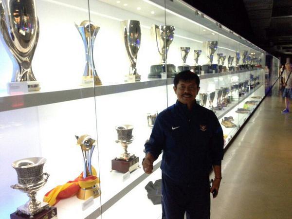 Trofi-trofi milik Barça. Semoga Coach <a href="/indra_sjafri/">Coach indra sjafri</a> terilhami kesuksesan mereka! #GarudaJaya