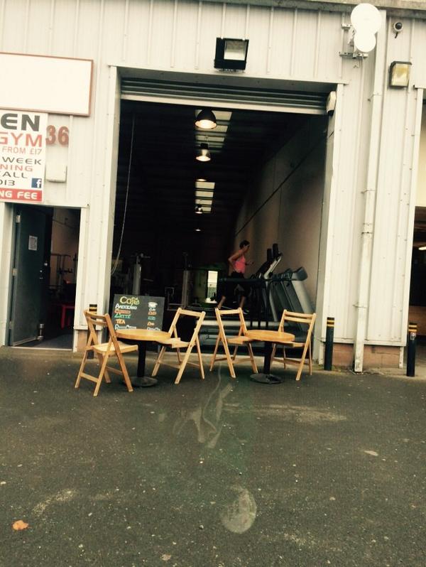 cmorrison261's tweet image. Gym Session blasted, Now out to ask people to get Healthy at Queens university #herbalife #GetHealthyHappy