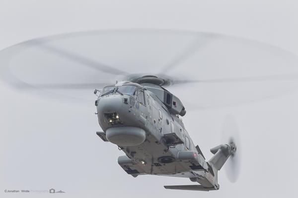 JWPhotographyUK's tweet photo. Merlin HM2 of the @RoyalNavy from Saturdays @SouthportAir including a full disc rotor shot!
#avgeek #fulldisc http://t.co/ax1OHt3GiH