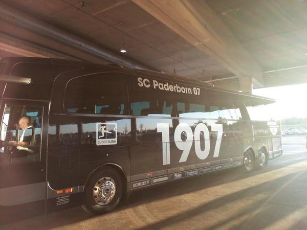 skjch's tweet image. Крутой автобус у "Падерборна") 
#Paderborn #p07