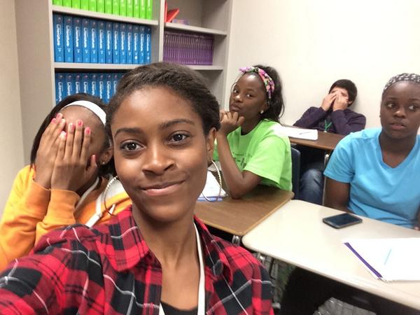 thatssamia's tweet photo. lol 4th period💁😋 #SydTweet http://t.co/nbELbMHmrj