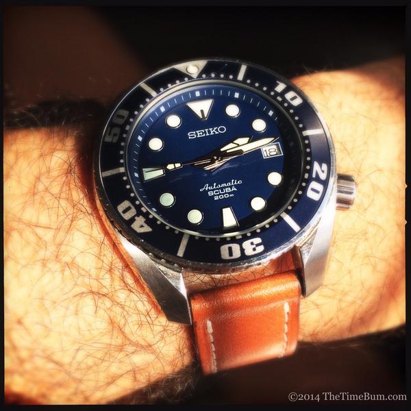 SeikoBlumo's tweet photo. 5mm gap b/w case and spring bar + 2 pc strap + man's wrist = hideous arm hair frame. Not a good look. http://t.co/DSAx1RnoHA