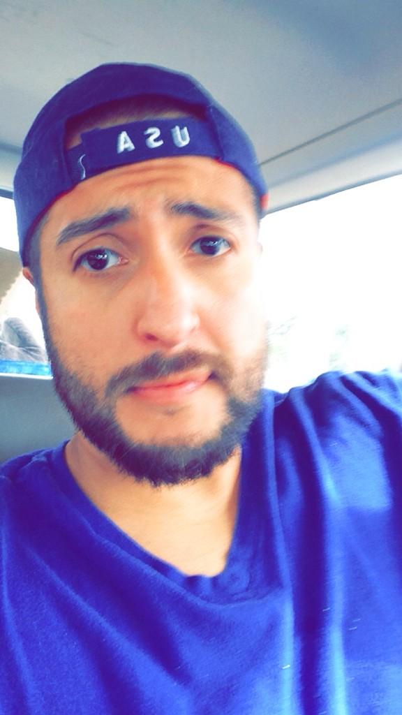 wowcvazquez's tweet photo. #CASUALvsFORMAL #relaxing #playthepart #cap #bowtie #tshirt #jeans #dressslacks #snapchat http://t.co/iFmK9sVuYm