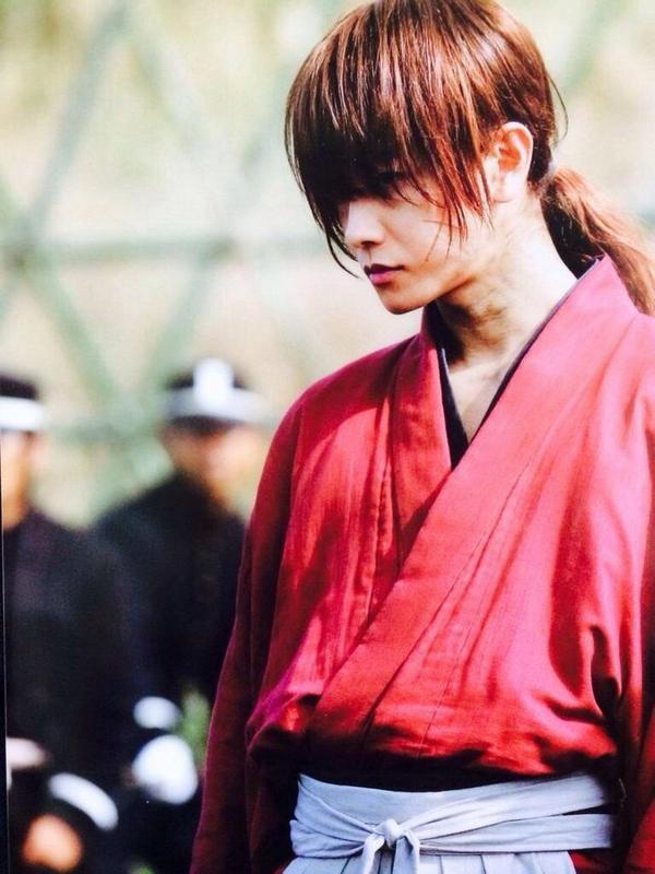イシバシさん Auf Twitter るろうに剣心見てきました W もう ほんとに佐藤健かっこよすぎですね 剣心の剣裁きとかもう 興奮しまくりましたよ 薫殿 一緒に見守ってくださぬか ニコッ ここ すごく好きです かっこよすぎました Http