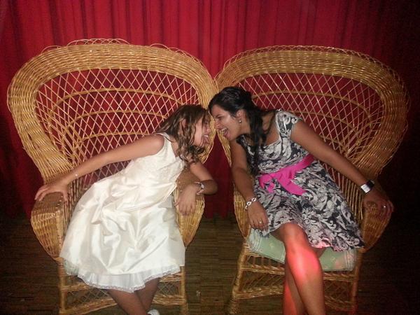 Jgonzalez75F's tweet photo. menudas dos locas... JAJAJAJA http://t.co/HiZtXPBgKM
