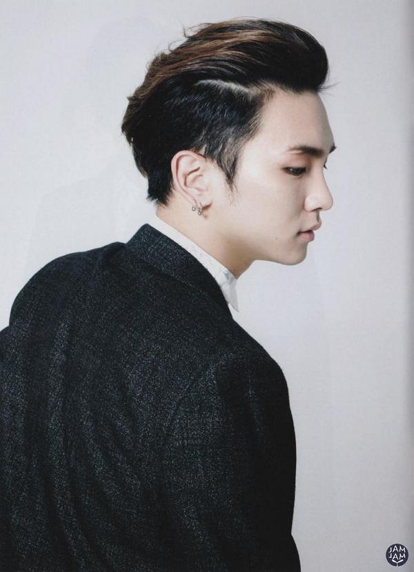 FatumTempus's tweet photo. คิ้วบากกระชากใจ รักนะรู้ยัง? รักนะคนเก่ง
#24YearsOfKey #HappyKeysDay #기범아생일축하해 http://t.co/WsNhzdYvh8