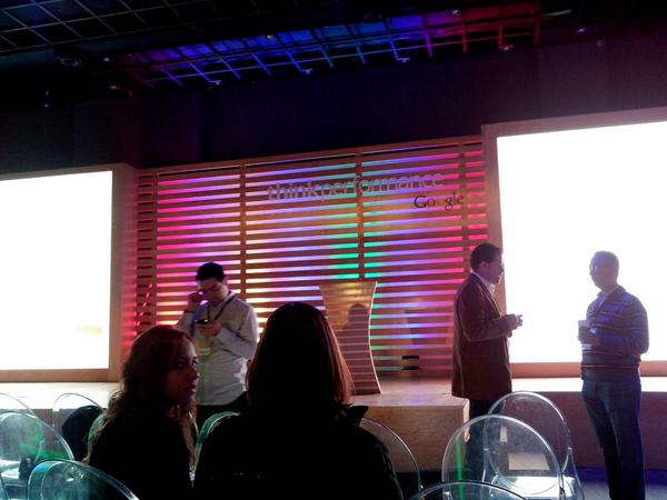aj_cond's tweet photo. .@thinktad en el evento #ThinkPerformance de @googlemexico http://t.co/Nsgrim1070