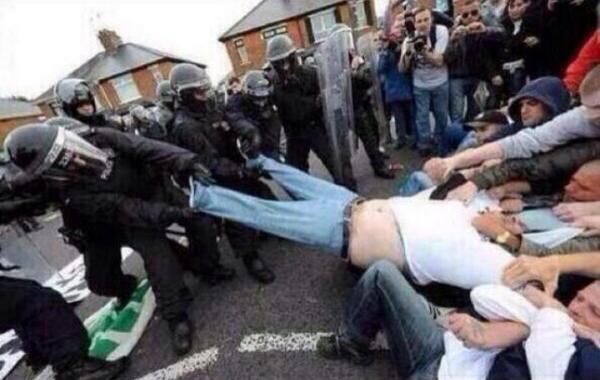 mikalasteiner15's tweet photo. Separating couples for split chapel this morning like..
@Harding_Probs http://t.co/11QwDQh4ZT
