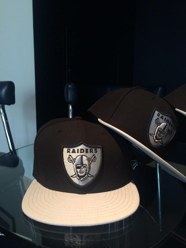 WilliamsF1's tweet photo. Pleased to welcome the @RAIDERS guys to the factory today ahead of their game at @wembleystadium this weekend #NFLUK http://t.co/GUTdh5sDEE