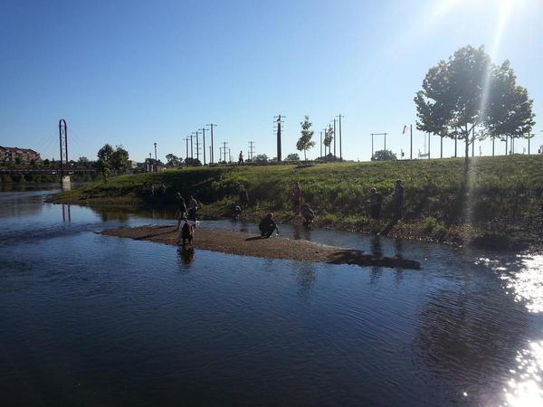 westra_science's tweet photo. Good morning water testing! #authenticlearning #pennpride365 http://t.co/sDzxDrfbkV
