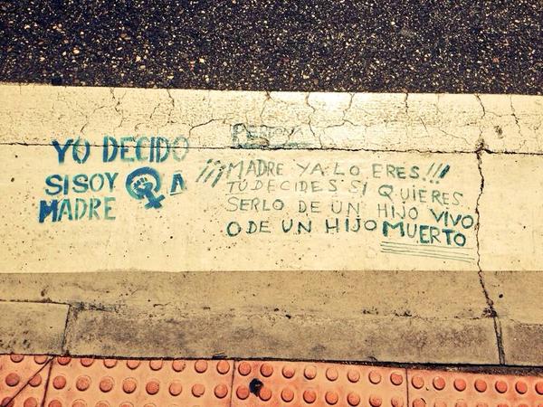 VidaPrimero's tweet photo. Genial contestación: "Madre ya lo eres, tú decides si de un hijo vivo o de un hijo muerto" #LeydelAborto http://t.co/Bd2W7as7QS