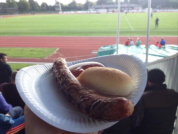 Jacob_Ravnen's tweet photo. Ringrider på Ringridervej. Nogle gange er det de simple ting, der gør livet smukt. #dbupokalen #ringrider http://t.co/eJlYQkezU9
