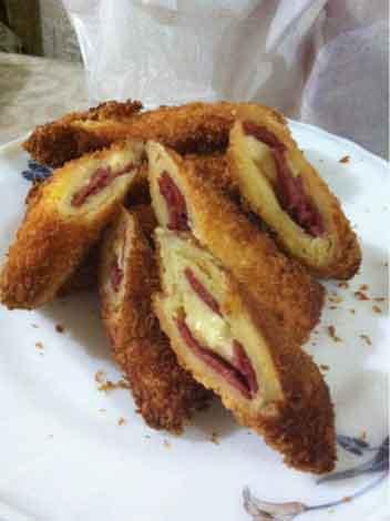 NGIDERNGILER's tweet image. Roti Goreng Isi Smoked Chicken bit.ly/1v2Kl1V #dapuranak #dapurmini #NGIDERNGILER