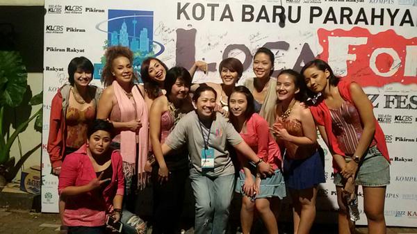 Behind the stage with Ms <a href="/helen_nanlohy/">Helen Nanlohy</a>