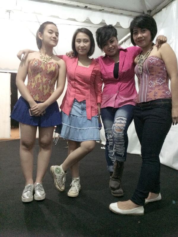 Rhythm section.
<a href="/jeanephialsa46/">Jeane Phialsa (Alsa)</a> <a href="/sisseey/">kasita (sisi)</a> <a href="/arnie_she/">arnie christanti</a> <a href="/MettaLegita/">Metta Legita</a>