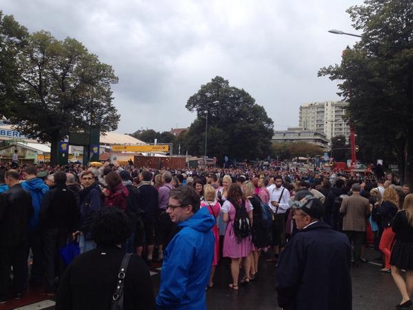 Mein erstes #Oktoberfest2014 #wiesn2014 - Teuer ist es, aber die Stimmung ist gut.Viele kennen aber nicht Ihre Grenze