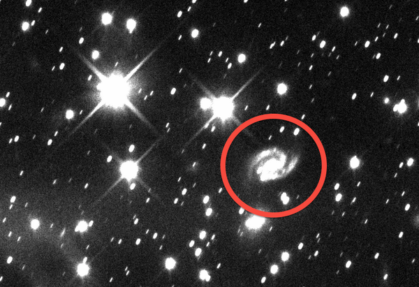 eapsMIT's tweet photo. Cool sighting in @HubbleTelescope search via @NewHorizons2015 team #PostcardsfromPluto http://t.co/IdJW9K7pXf http://t.co/457qWwH8ax