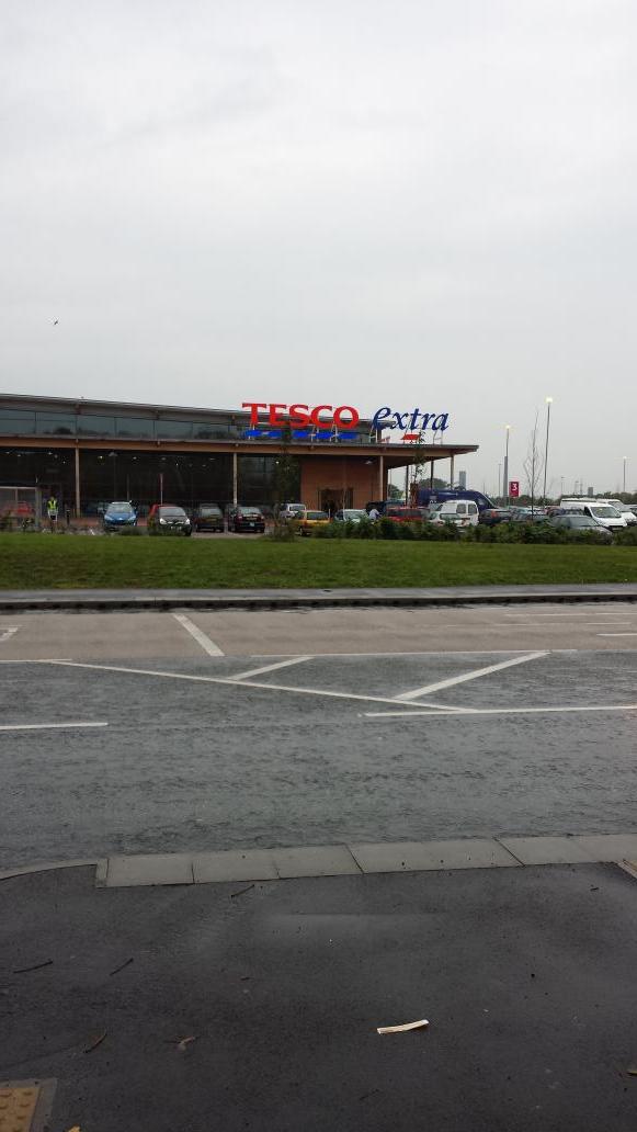OConnett's tweet photo. Still waiting in sunny eston @dazjs69 http://t.co/pKWhkwcfpO