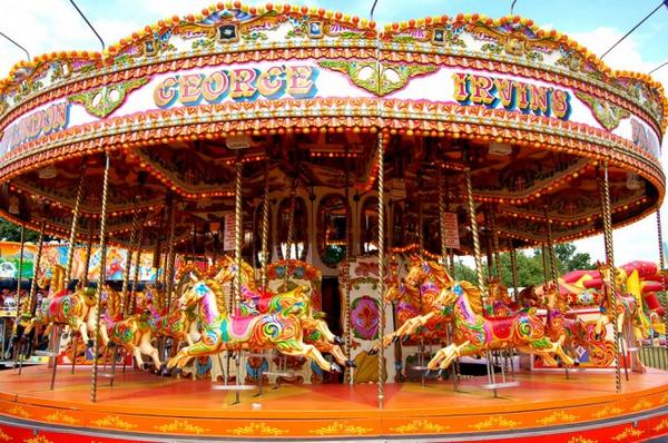Calling all #Festival &amp; #eventplanners How about a traditional Old Tyme fun fair like this one dingvideo.com/entertainment-…