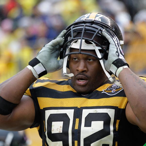 NFL's tweet image. It's official.

James Harrison is BACK: on.nfl.com/XULHQ0