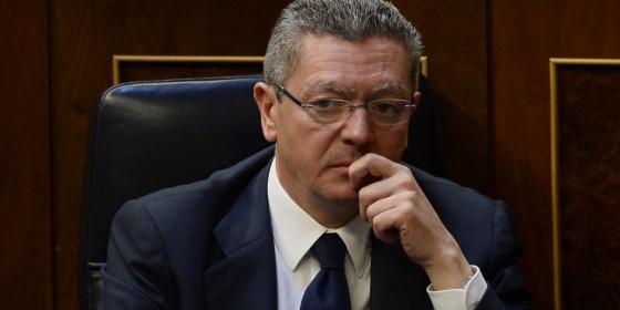 el_pais's tweet photo. ÚLTIMA HORA: El ministro Gallardón dimite tras la retirada de la Ley del Aborto http://t.co/ar7xD4TkG9 #LeydelAborto http://t.co/ImGKpDUIaW