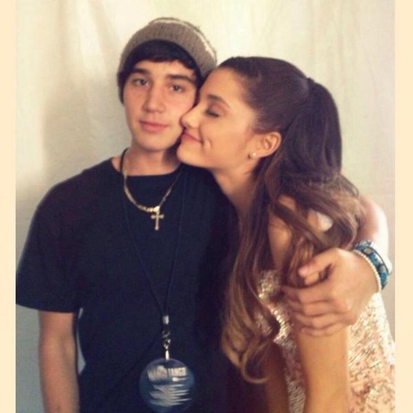 jarianahappened's tweet photo. Sorry http://t.co/HjYKNhe61S