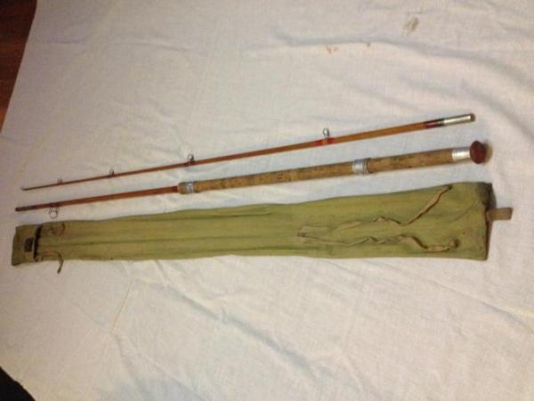 Notre voisin #Yakaz aimerait connaître la valeur/authenticité de cette canne. Des experts? 

bit.ly/1slS4Kj