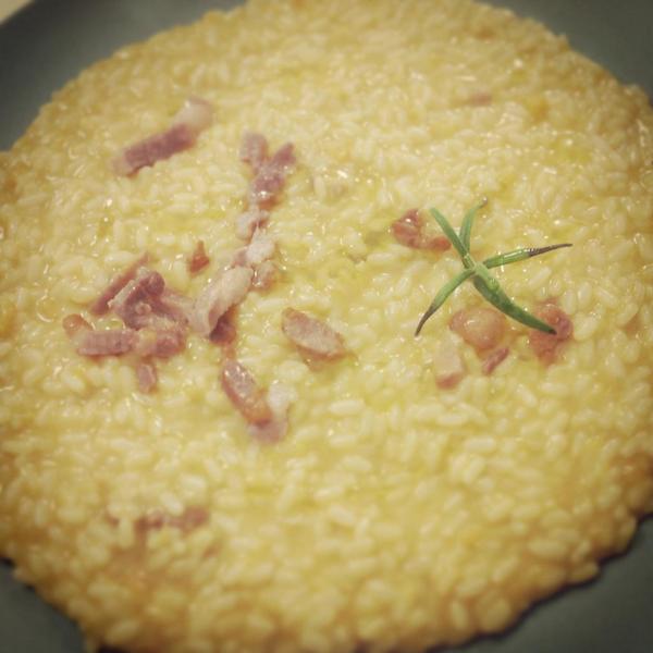 Egi_pi's tweet photo. Risotto #ZuccaGialla & #Pancetta profumato al #Rosmarino
#iLikeEat
@TascaWine @RisoGalloIT
http://t.co/ZKIxWxUNql http://t.co/9CCPc1SYeU