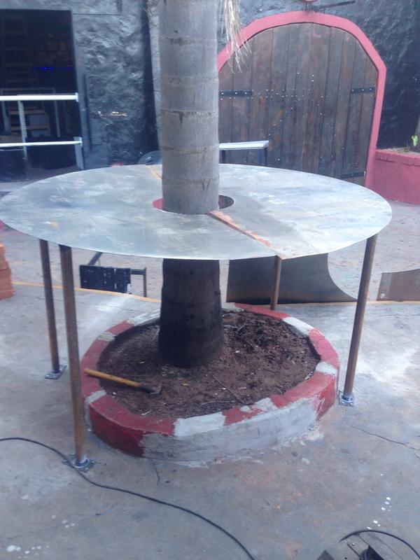CasanovaIguazu's tweet photo. Preparando el escenario para el "Baile de la Palmera" jajaja http://t.co/MYyWn0zh9b