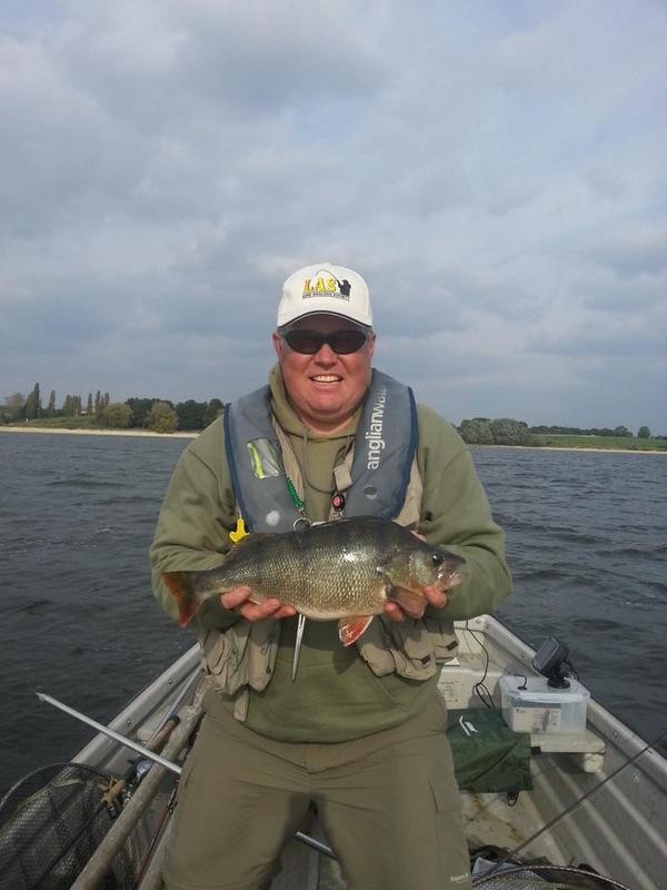 KevTaylor195's tweet image. Another drop shotting session provided great perch several over 3lb with my best 3lb12oz falling to Japanese bait.