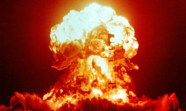 elDiarioInterna's tweet photo. "Ucrania podría construir una bomba nuclear en 10 años"
http://t.co/fBINo7W0TA http://t.co/szuS3mvjQz