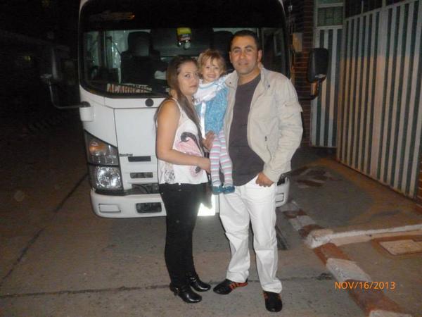 ladyjohana120's tweet photo. No tenemos todo lo que queremos... pero... somos felices con lo que tenemos @alextolosaurrea http://t.co/ldjRBuqEsk