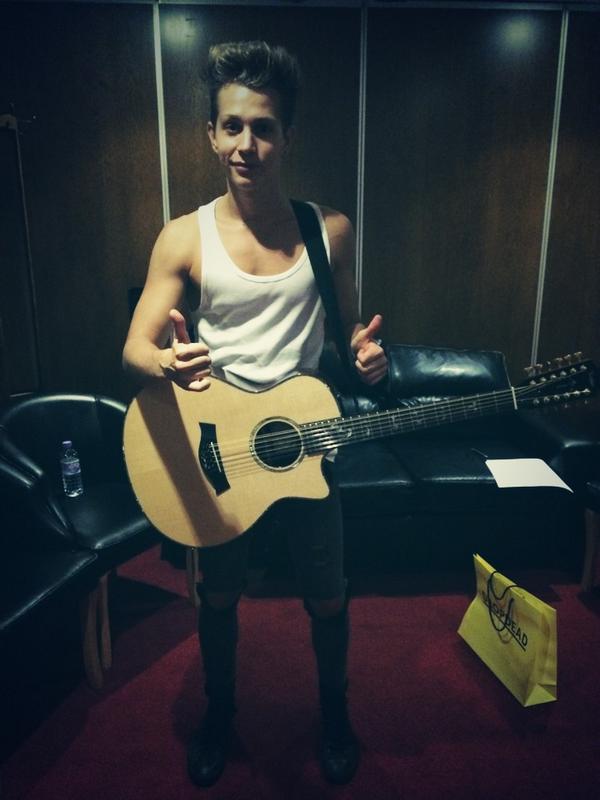 New @TaylorGuitars 12 string ☺️☺️☺️😁😁😁😁😁