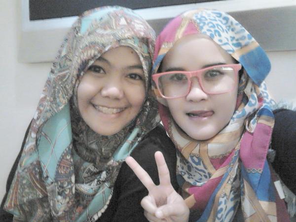 Rindu dengan wanita yg disebelah... Hihiii :)