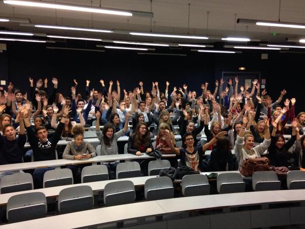 RythmnO's tweet photo. Lancement du projet #teambuilding a l #iutreims  C est partis http://t.co/DgLaQeIykd