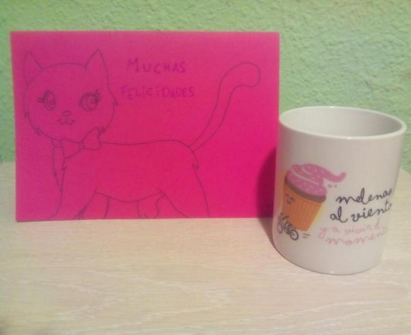 reebeca_19's tweet photo. Solo ella me podía regalar algo así! Muchas gracias por todo y por la compañía @MariaTorre94 http://t.co/hFS4jbt2Aa