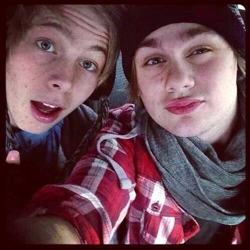 imirwin_gdr's tweet photo. STO RIDENDO TANTISSIMO AIUTO http://t.co/E7U4O585kE