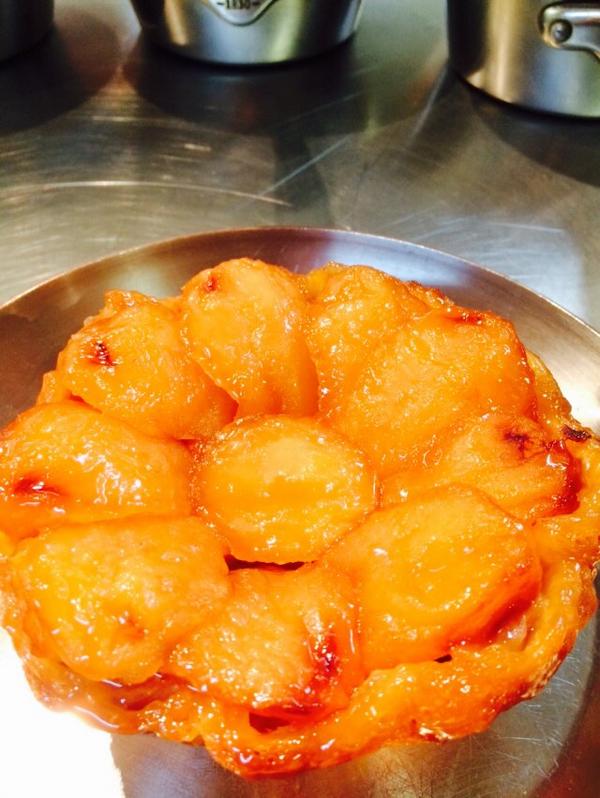 RonPaprocki's tweet photo. #appletatin season starts now!!! @dessertbuzz this is an off menu dessert @GothamBar_Grill http://t.co/of0eiMDD9U