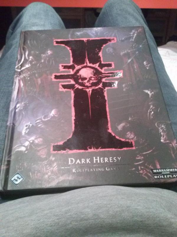 W koncu jest na to czas. Niby przejrzana z grubsza, ale to za mało na reckę. Ach... wieczór z podręcznikiem :)