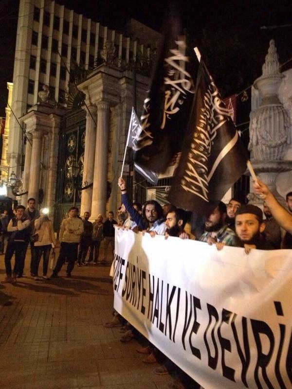 ByPP383CAAAy258.jpg:large