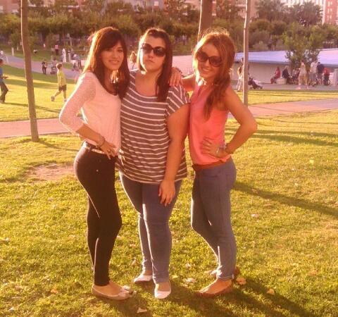 julio9481's tweet photo. "@MariaAlmagro2: Olé que olé martes locos con mis guapos @julio9481 @juanii_18 @17Rocyo http://t.co/QNEMlhVPFo"