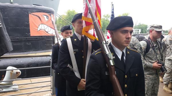 ArmyWNY's tweet photo. @NiagaraUniv Great Job NU ROTC Color guard team at the Iraq and Afghanistan Memorial Dedication on 9/13 http://t.co/0n0Lu4u4Bd
