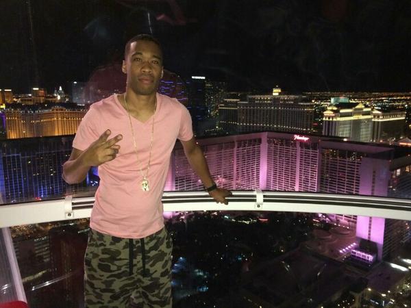 iamLABuck's tweet photo. On the Ferris Wheel in Vegas http://t.co/0v9O8jgxYY