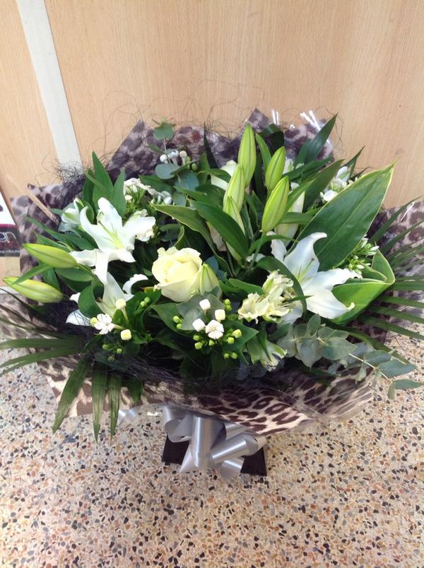 StudleyFlorist's tweet photo. http://t.co/4GoLrwS4fg