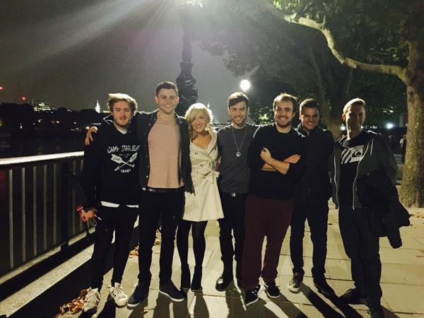 KitMusicUK's tweet image. On Southbank swagging it out #YRNMShoot @Jack_ayres @XTNFilms @TommyBastow @GeeCooling @chris_gilbo @jamesguitarist