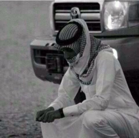 Gomr14Al's tweet photo. تبون جديدآلتعب ولاجديد آلقصيد 
مآفيه سكة ظروف ،إلا تعلمتهآ

أغيب مرات ،وانزاح لحالي بعيد 
وكم كلمةفي حشآي ولا تكلمتهآ http://t.co/u1W7Op0Qg3