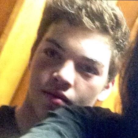 adriannnefoster's tweet photo. when your friend says they can't hangout but you see them with someone else http://t.co/PRfdzx4XZ8