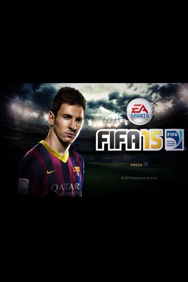 Als we voor 11 uur, 4750 volgers hebben verloten we nog een FIFA 15 exemplaar! RT+FOLLOW=KANS!