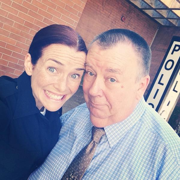 Annie Wersching Ø¯Ø± ØªÙˆÛŒÛŒØªØ± One Half Of Crate Barrel Detective Johnson Troyevans Bosch Frankfromer Amazon Studios Whydoimakethisface Http T Co E0bze6yrle