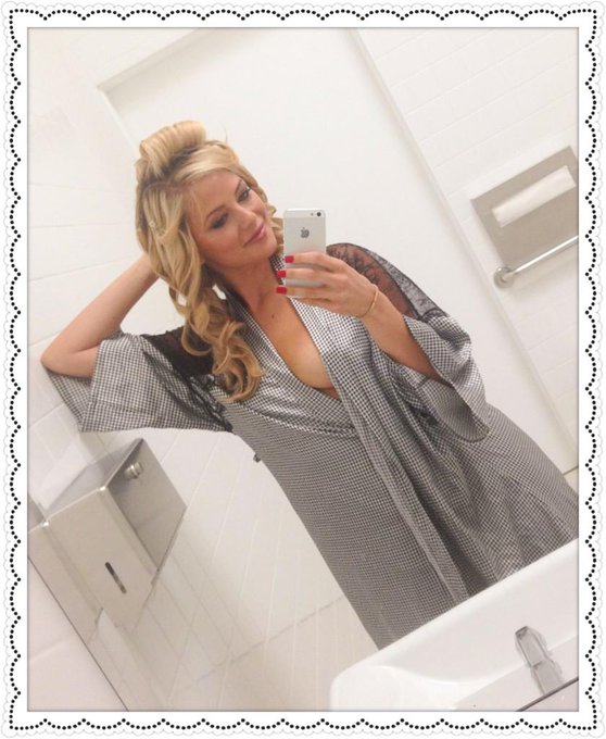 Not quite ready for the camera yet, but I shall be shortly!

Reeeeally craving a vanilla latte right